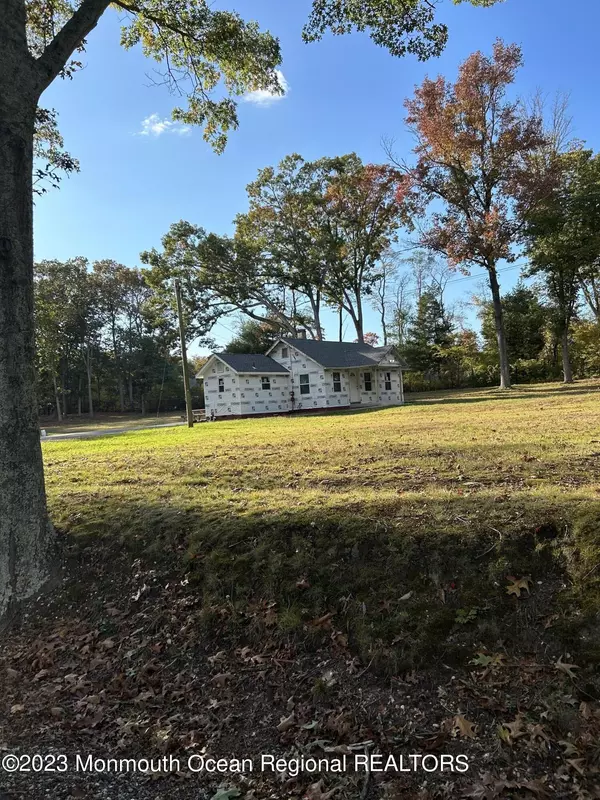 Wall, NJ 07719,3811 Herbertsville Road
