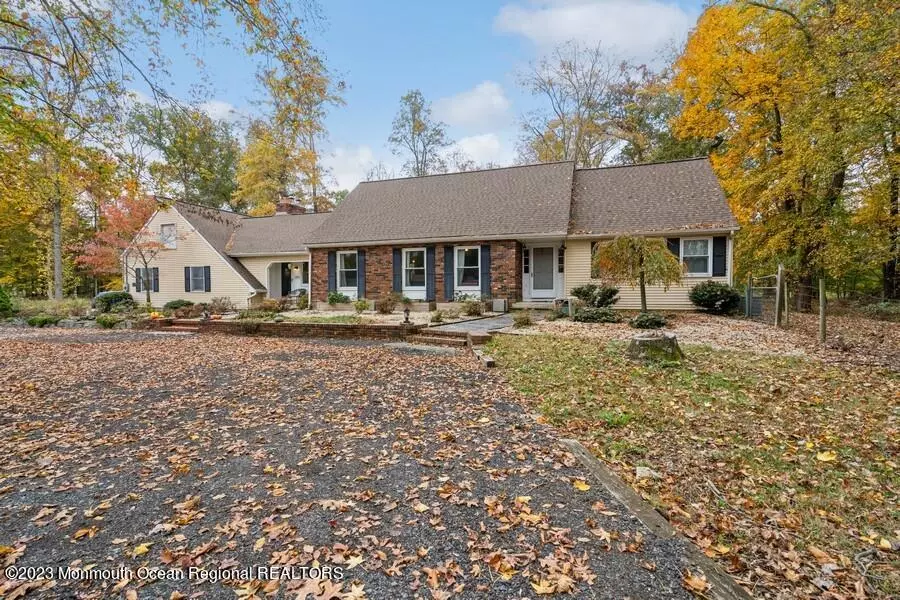 118 Holmes Mill Road, Cream Ridge, NJ 08514