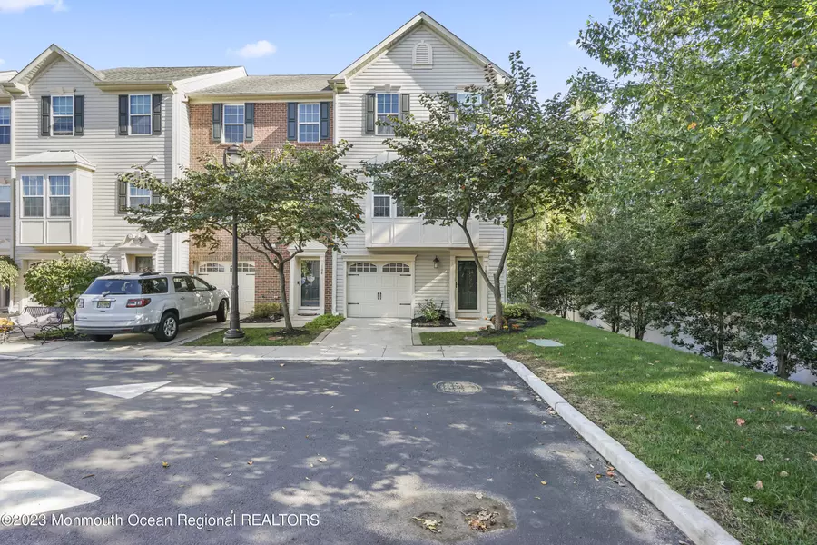 105 Zilinski Drive, Belford, NJ 07718