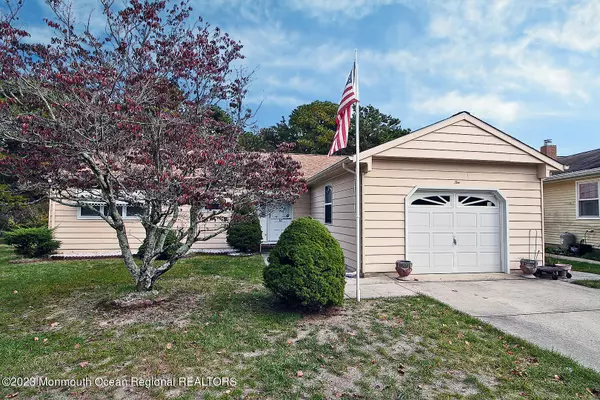 Toms River, NJ 08757,10 Point Blanche Court