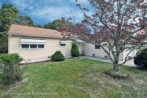 Toms River, NJ 08757,10 Point Blanche Court