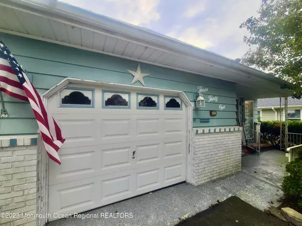 331 Saint Thomas Drive, Toms River, NJ 08757