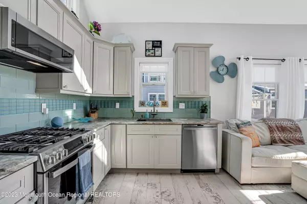 Lavallette, NJ 08735,26 E Shell Way