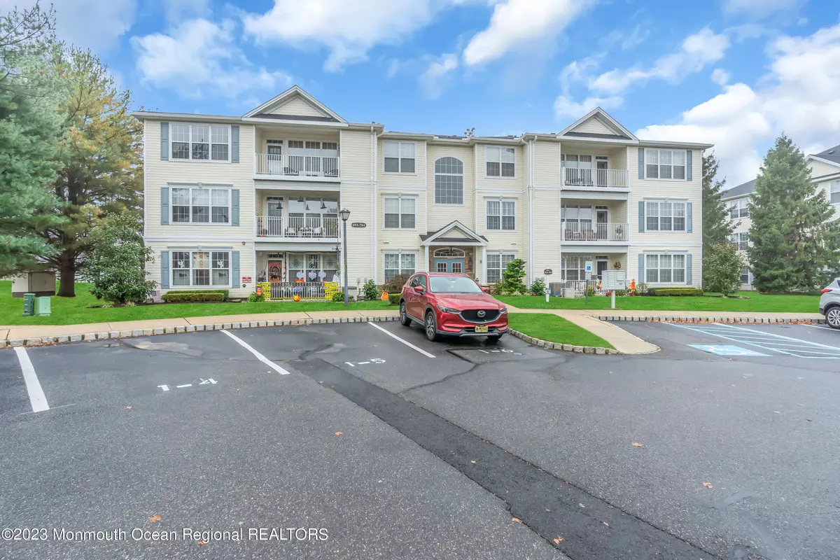 Manalapan, NJ 07726,694 Saint Andrews Place