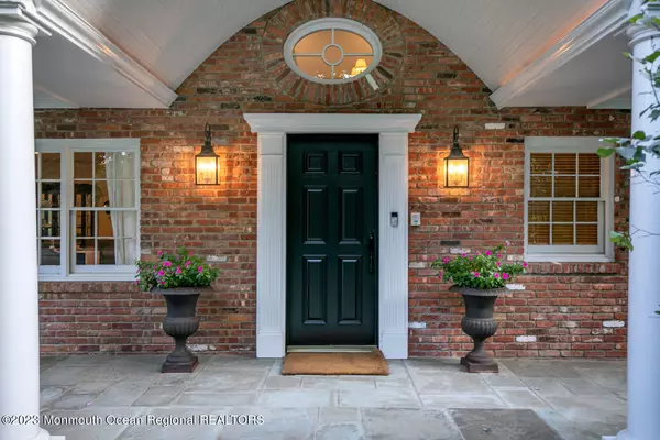 Rumson, NJ 07760,15 Sheraton Lane