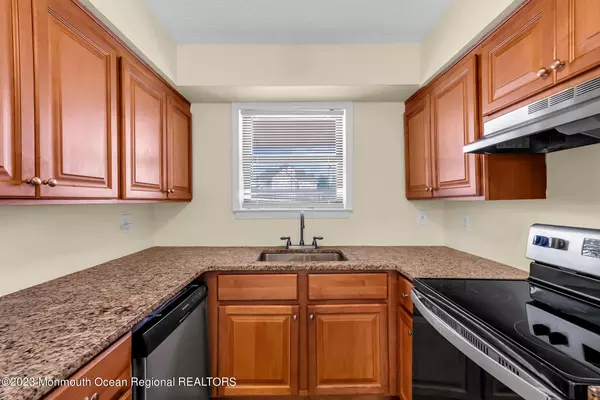 Monmouth Beach, NJ 07750,19 Wharfside Drive #19