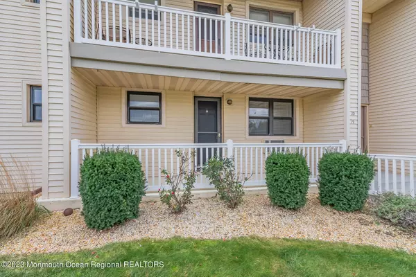 Monmouth Beach, NJ 07750,19 Wharfside Drive #19