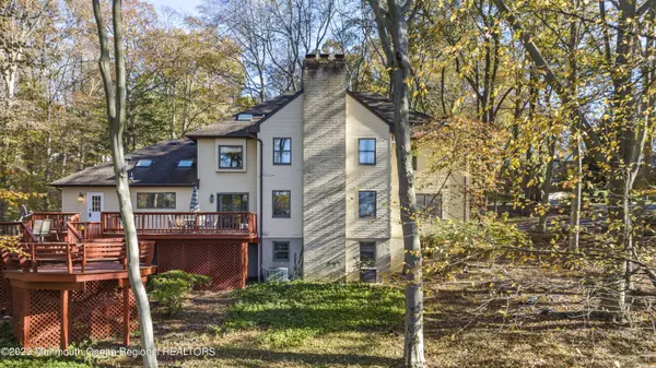 Holmdel, NJ 07733,6 Round Hill