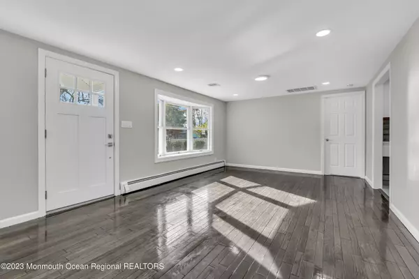 Matawan, NJ 07747,4 Highland Avenue