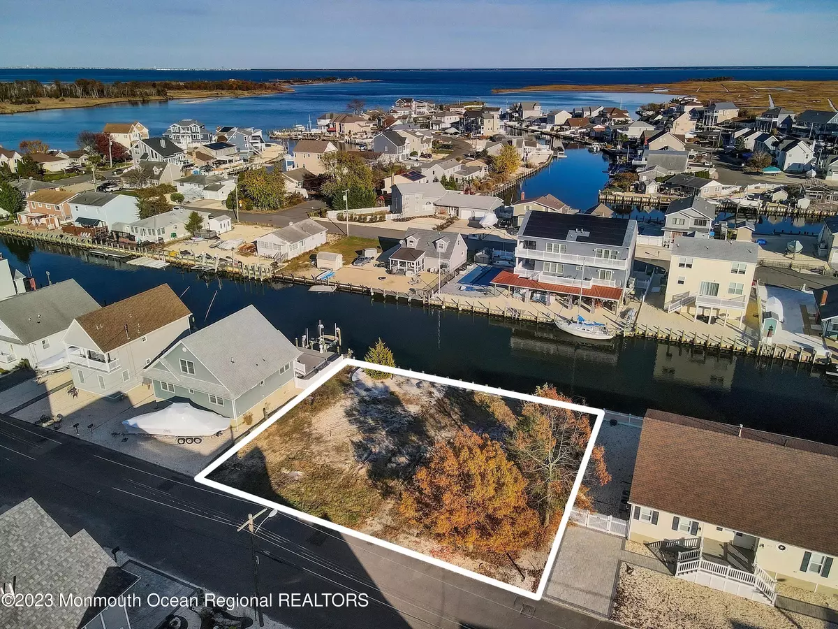 Lanoka Harbor, NJ 08734,837 Sandpiper Drive