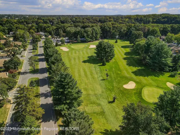 Red Bank, NJ 07701,20 Lexington Court