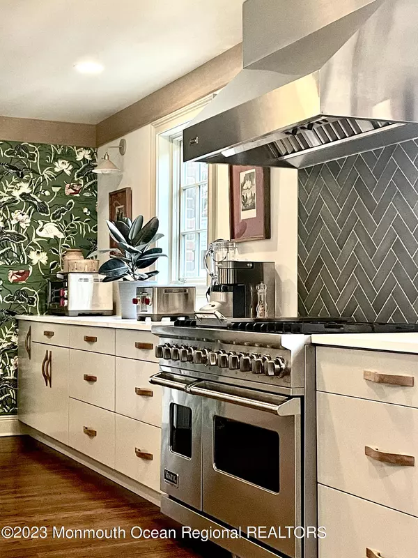 Red Bank, NJ 07701,183 Chapel Hill Road