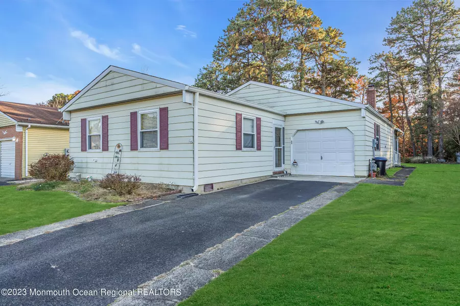 220 Torrey Pines Drive, Toms River, NJ 08757