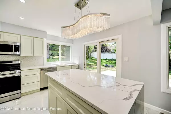 Matawan, NJ 07747,114 Vermont Court