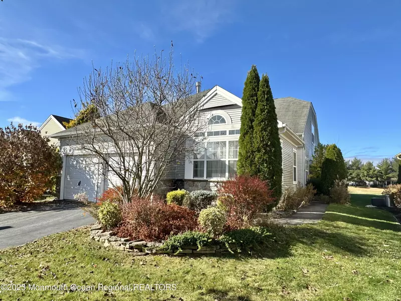 6 Isabella Drive, Manchester, NJ 08759