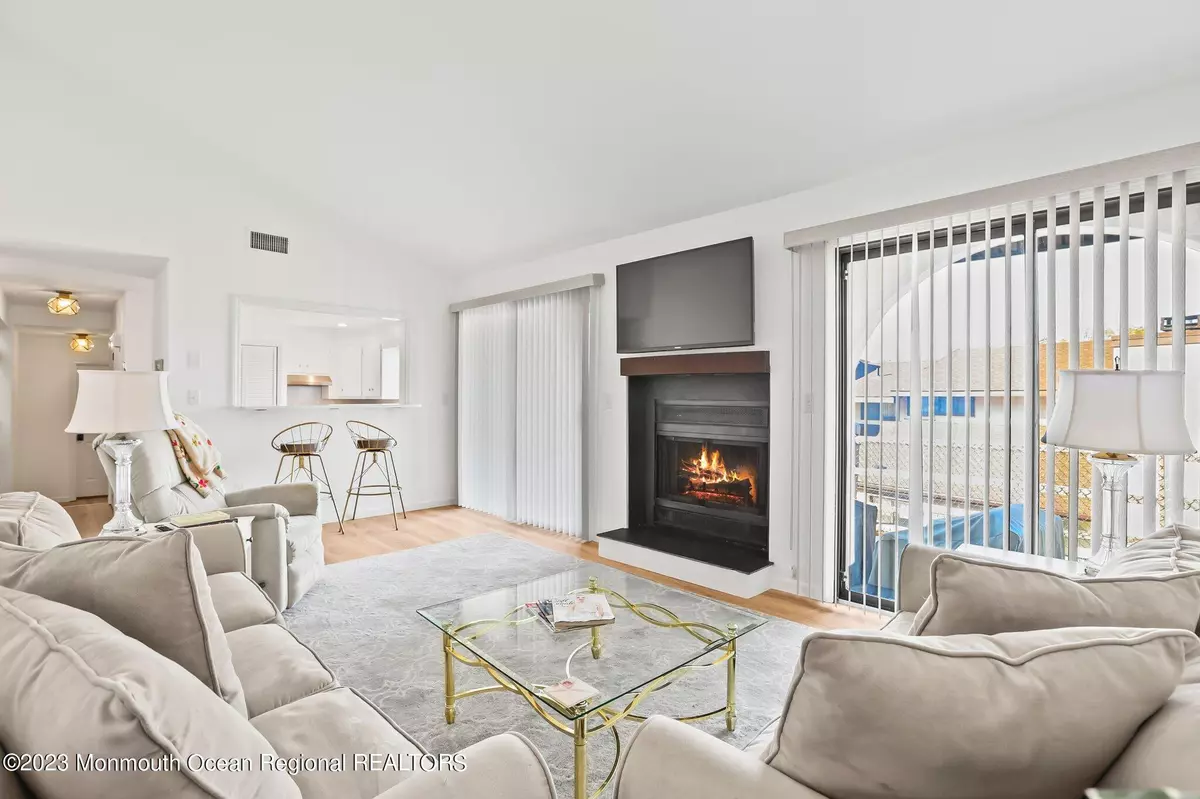 Red Bank, NJ 07701,80 Tower Hill Drive