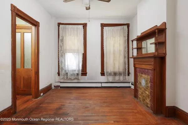 Trenton, NJ 08611,1317 S Clinton Avenue