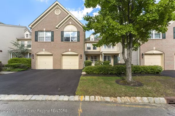 Holmdel, NJ 07733,28 Persimmon Lane