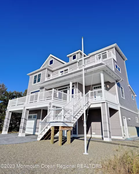 6 N Bayview Avenue, Seaside Park, NJ 08752