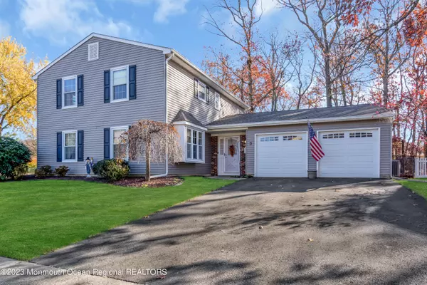 Howell, NJ 07731,3 Kettle Court