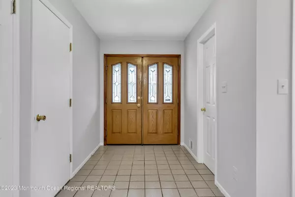 Matawan, NJ 07747,14 Oxford Court