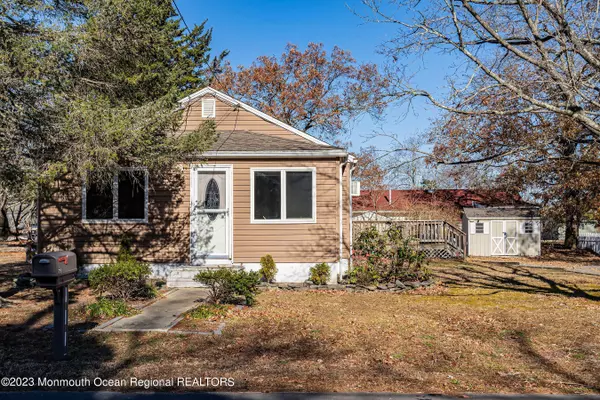 71 Clearwater Drive, Waretown, NJ 08758