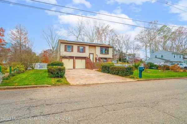 Bayville, NJ 08721,56 Woodland Road