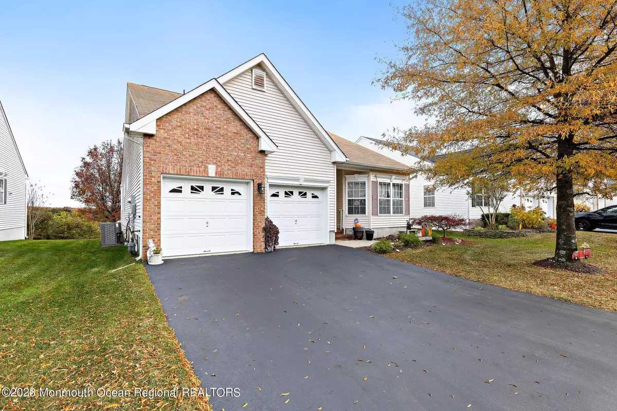 Howell, NJ 07731,12 Silver Maple Lane