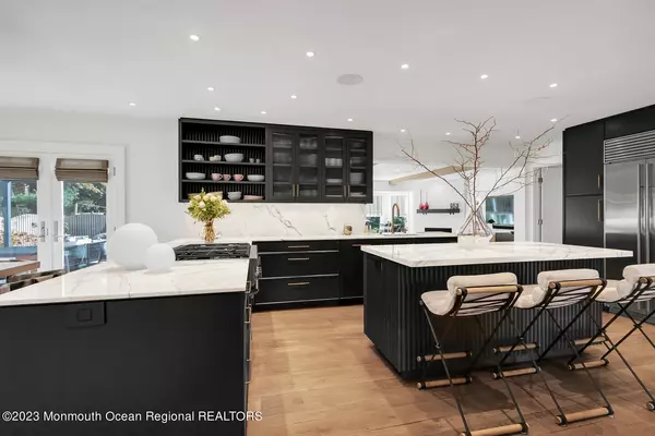 Fair Haven, NJ 07704,99 Lewis Point Road