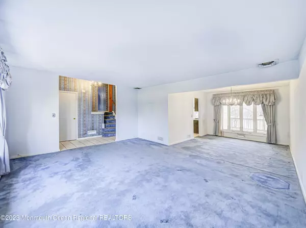 Fairlawn, NJ 07410,1304 Tanis Place