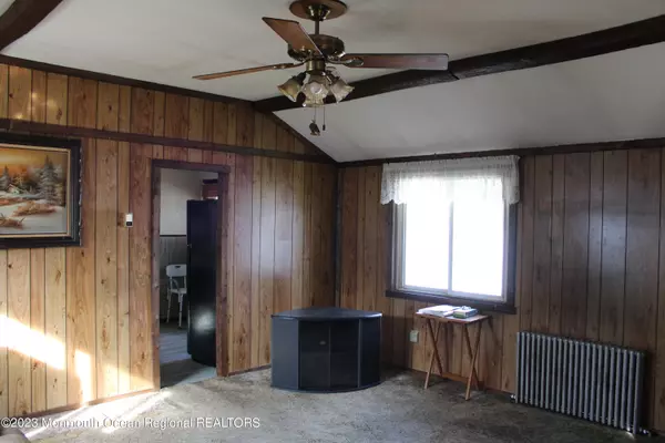 Keyport, NJ 07735,26 Hilltop Boulevard