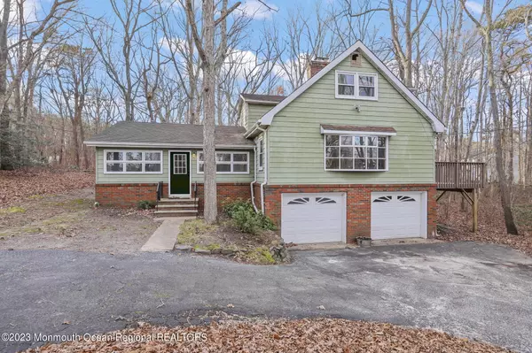 37 Oakland Drive, Jackson, NJ 08527