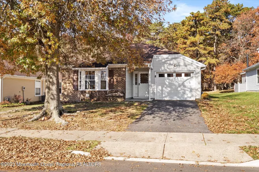 152 Pine Oak Boulevard, Barnegat, NJ 08005