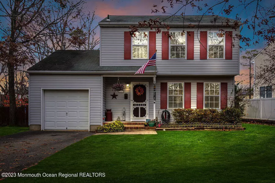 1090 White Cap Avenue, Manahawkin, NJ 08050