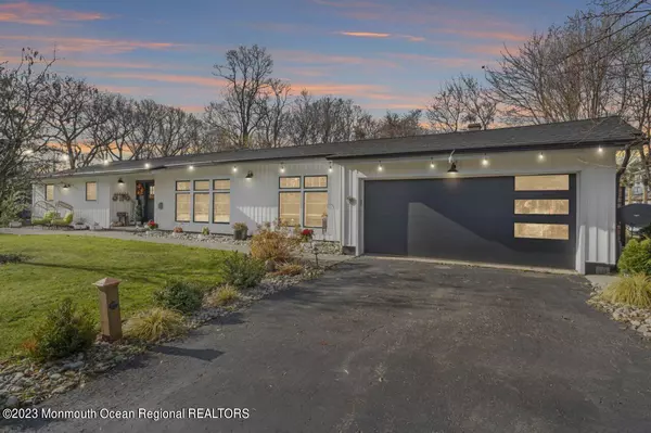 Holmdel, NJ 07733,181 Crawfords Corner Road