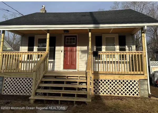 Spotswood, NJ 08884,122 Manalapan Road