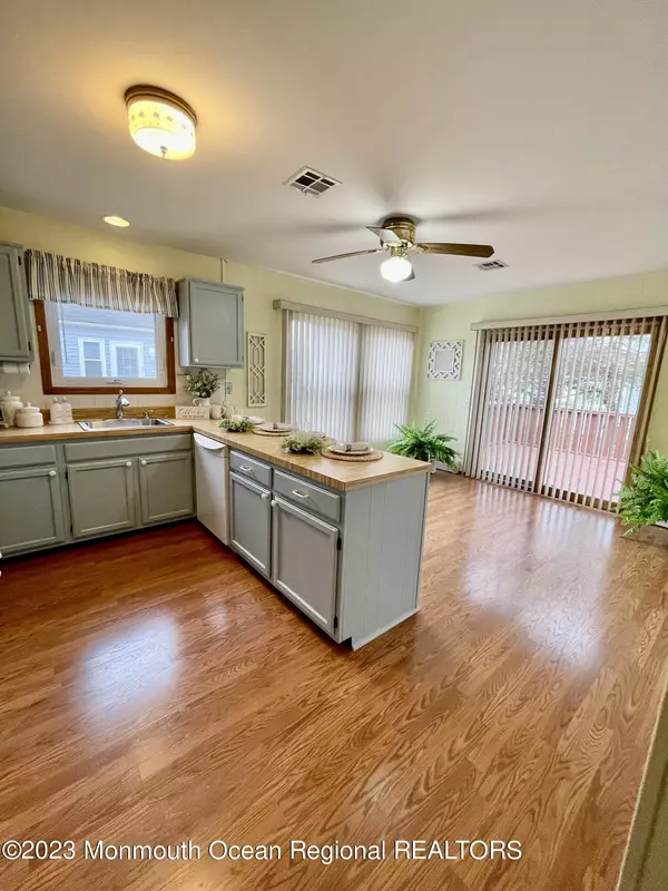 Toms River, NJ 08757,179 Pulaski Boulevard