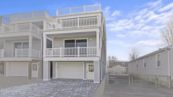 211 Carteret Avenue, Seaside Heights, NJ 08751