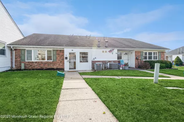 8 Kansas Court #669, Matawan, NJ 07747
