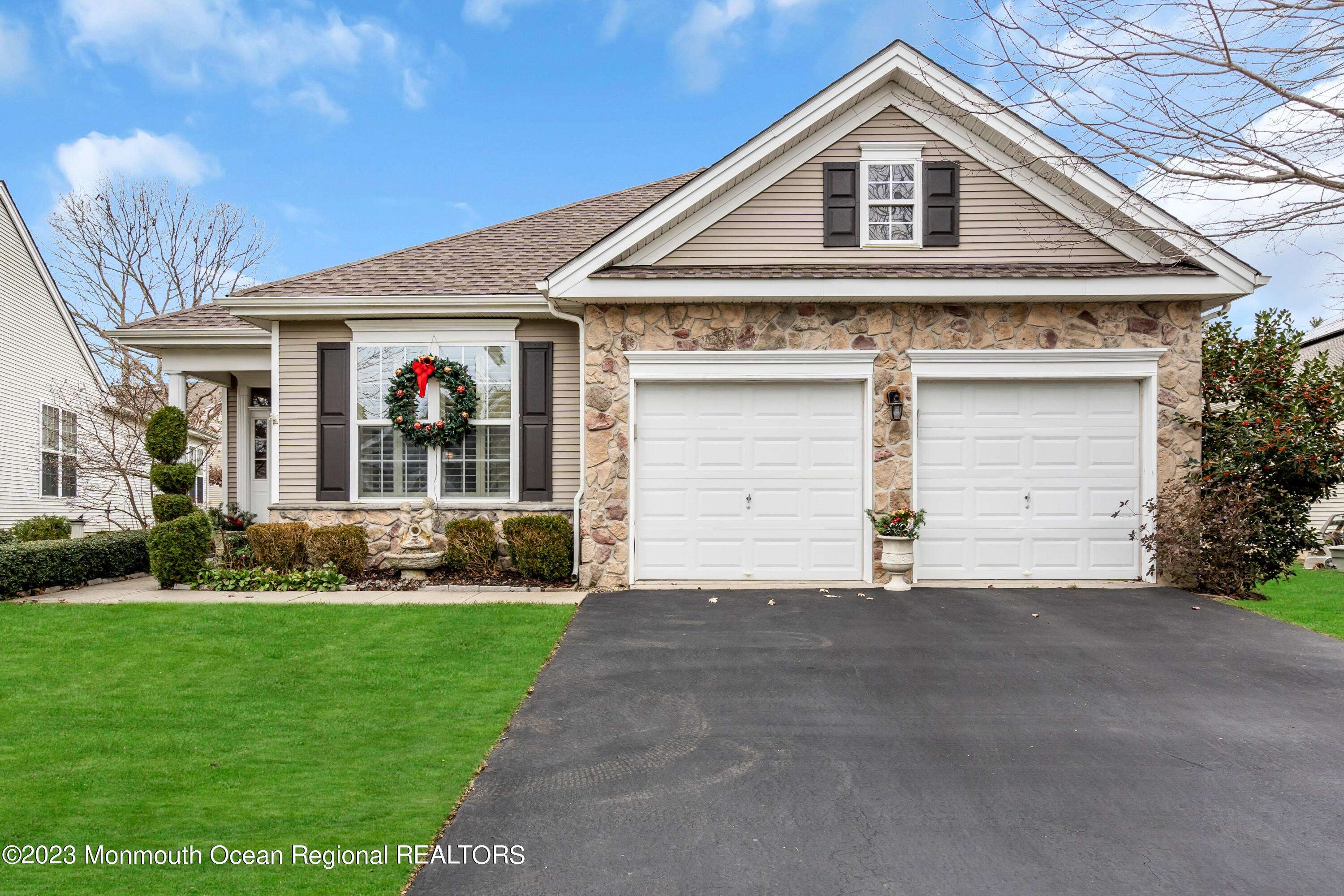 6 Headwaters Place, Barnegat, NJ 08005