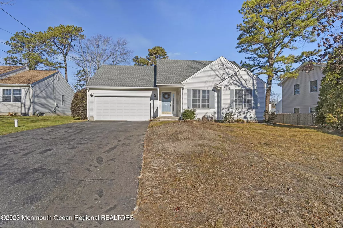 Manahawkin, NJ 08050,1018 Treasure Avenue