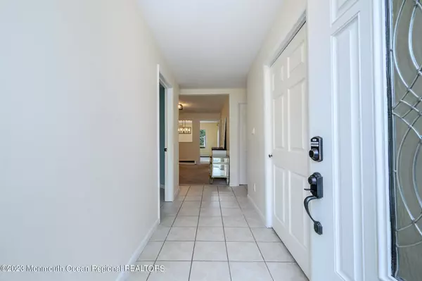 Manahawkin, NJ 08050,409 Mermaid Drive