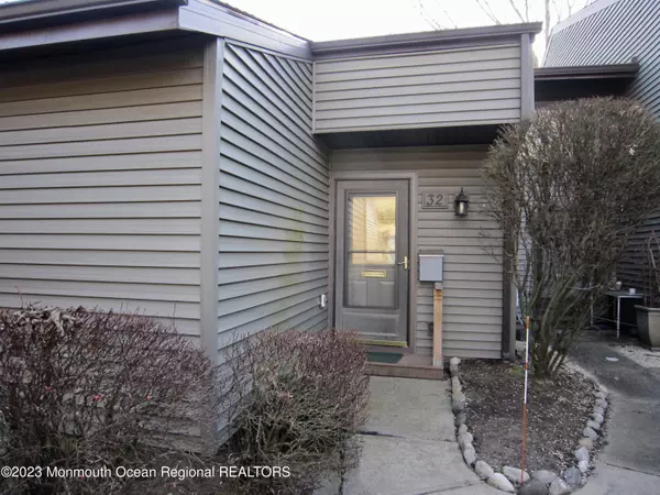 Red Bank, NJ 07701,32 Berkshire Court