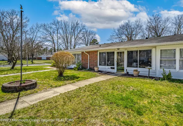 Lakewood, NJ 08701,436 Portsmouth Drive