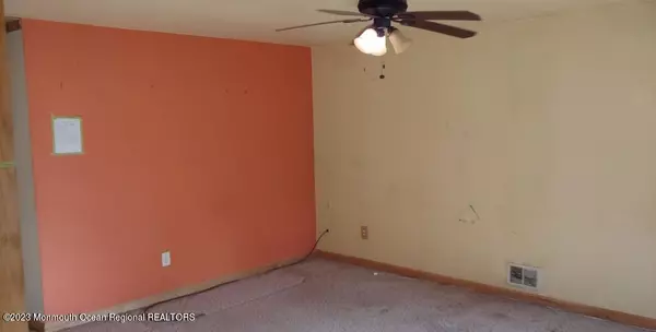 Wall, NJ 07719,1602 Leslie Street