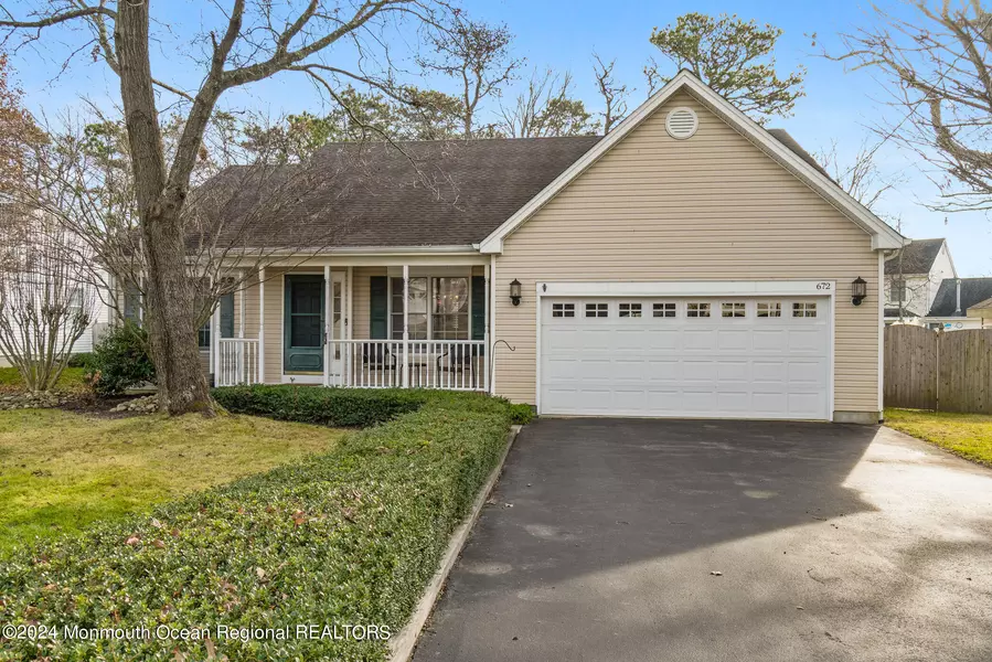 672 Buccaneer Lane, Manahawkin, NJ 08050