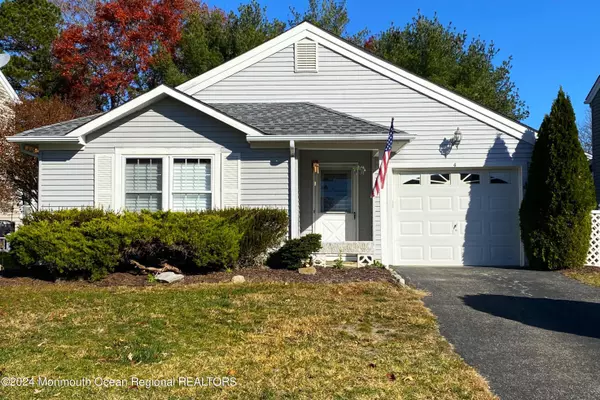 4 Arrow Wood Court, Barnegat, NJ 08005