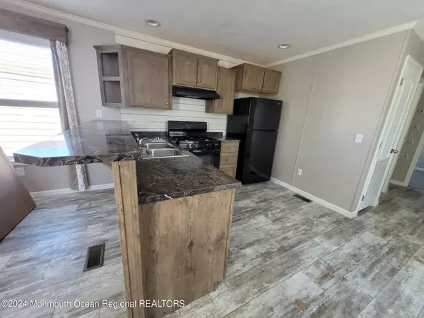 Hazlet, NJ 07730,17 Avenue C