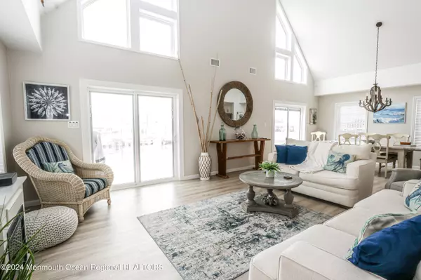 Tuckerton, NJ 08087,65 Tarpon Road