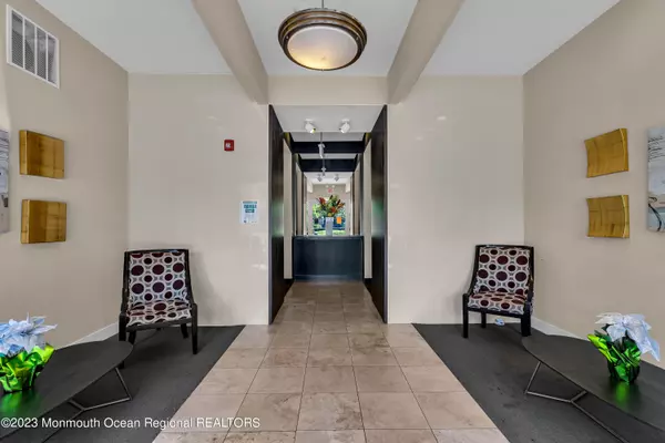 Trenton, NJ 08608,350 S Broad Street #305